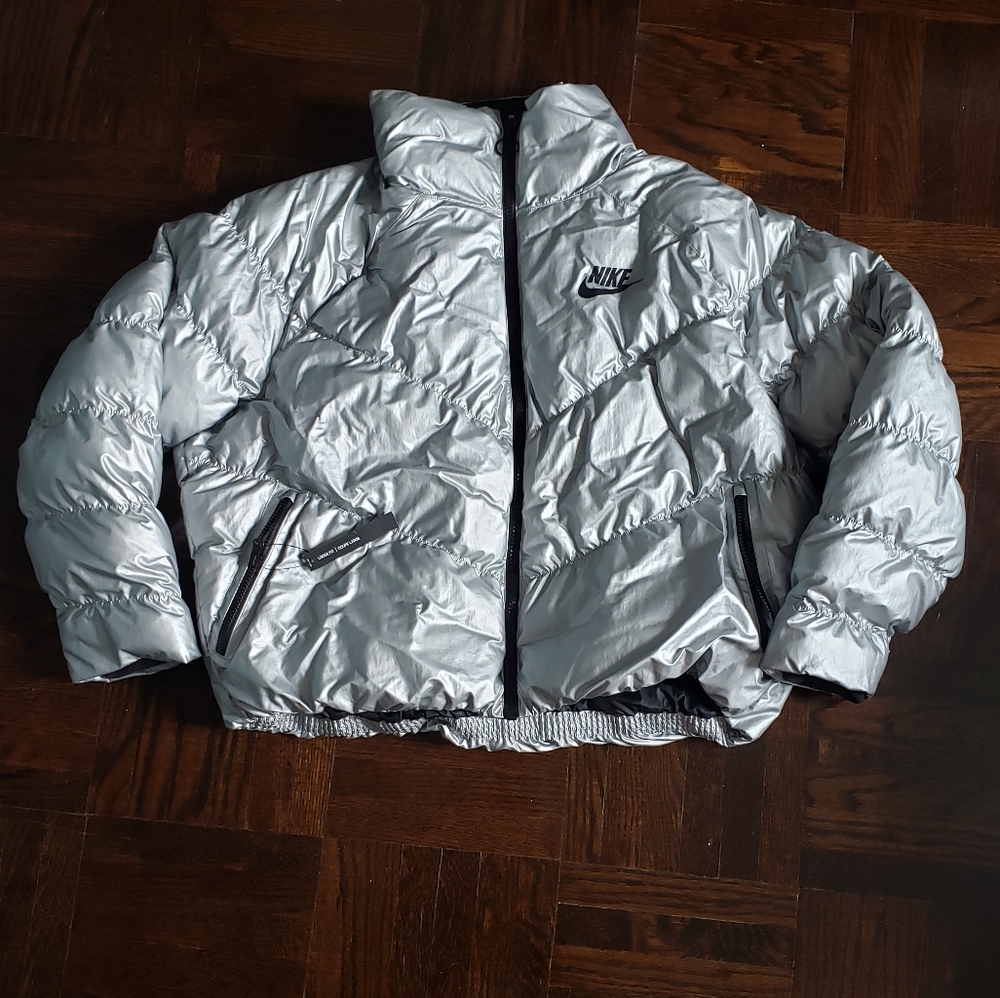NWOT Nike Winter Synthetic Fill Shine silver - Picture 4 of 11